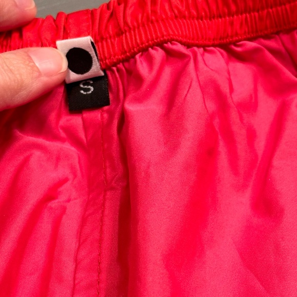 Bullet Pointe ballet shorts in red/fuschia sz small - Picture 4 of 4